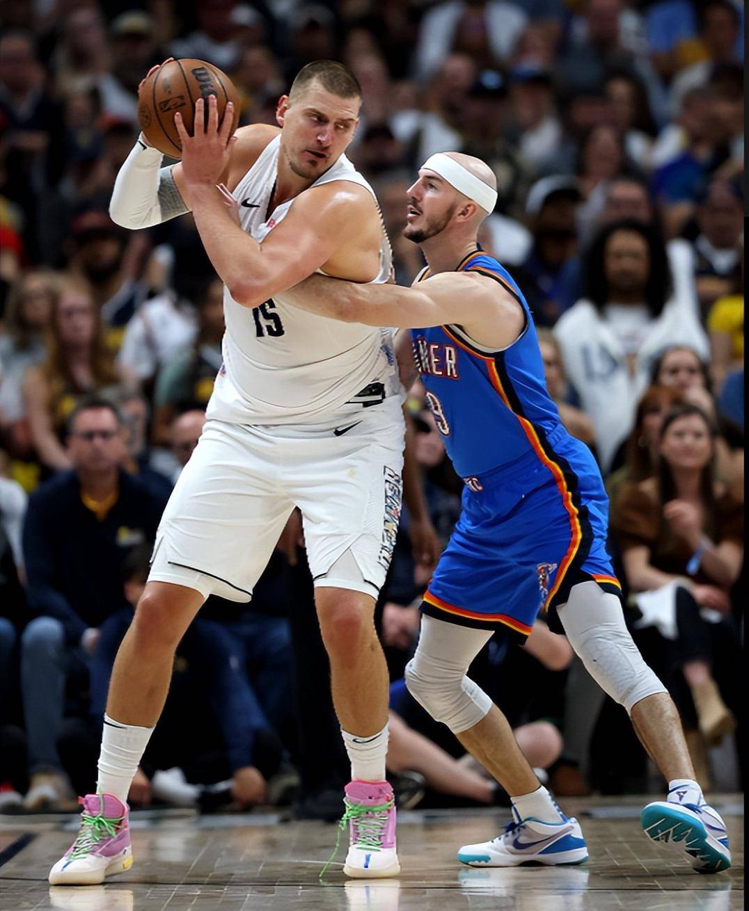 这位年轻的 这位年轻的